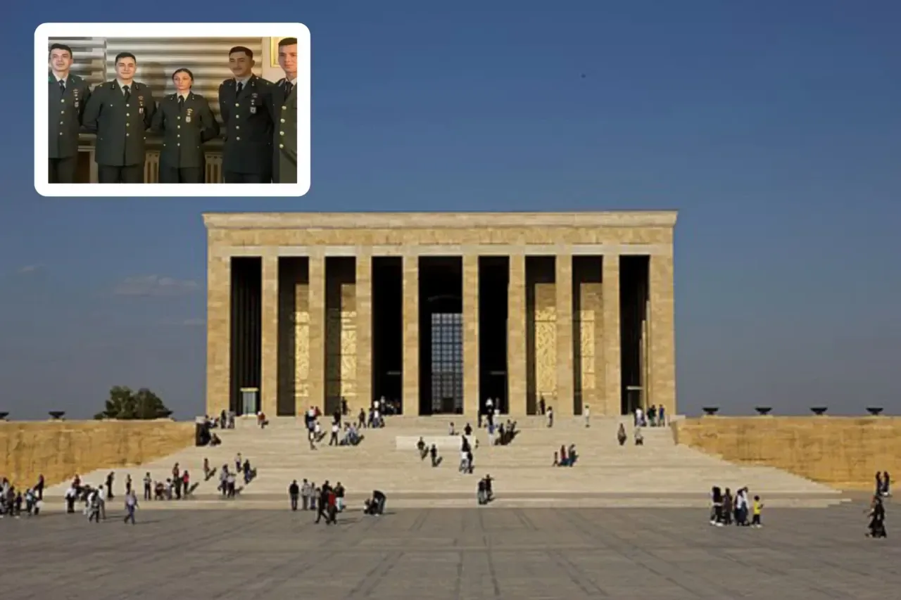 İhraç Edilen Teğmenler Anıtkabir'i Ziyaret Etti