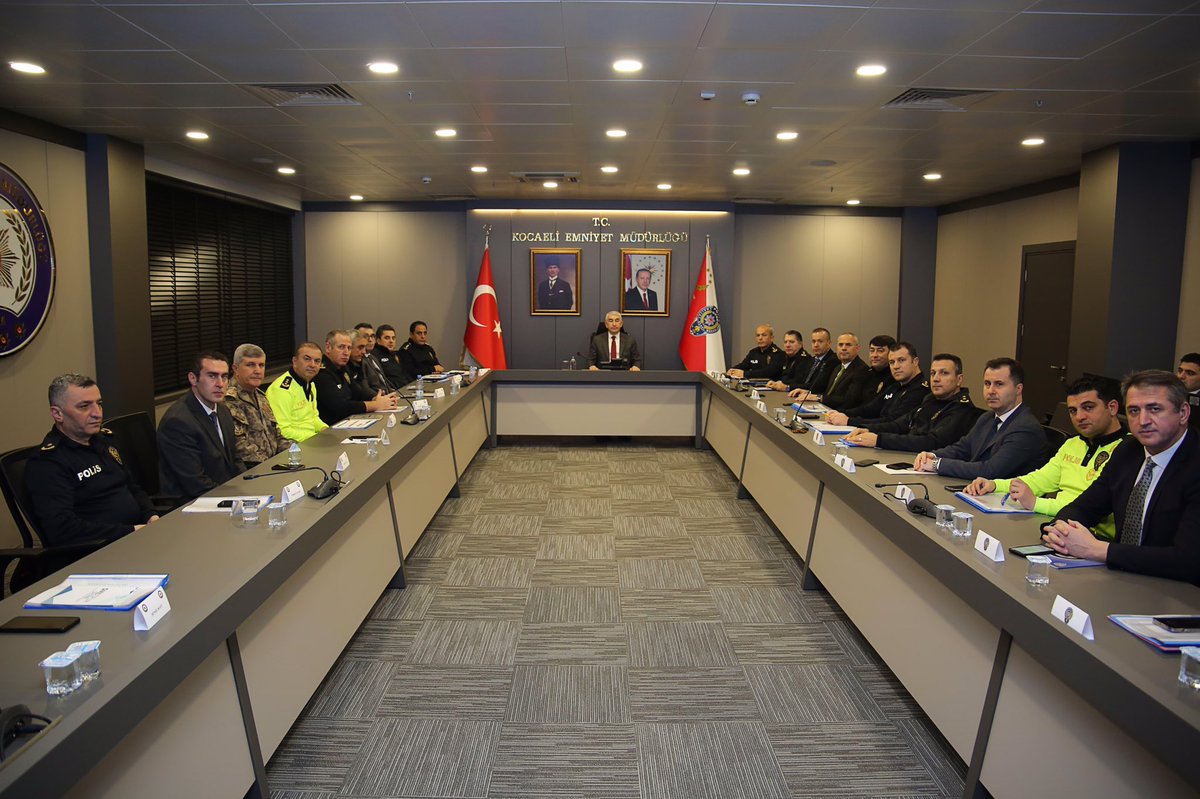 Kocaeli Emniyet Müdürlüğü'nde Genel Asayiş Toplantısı Gerçekleştirildi