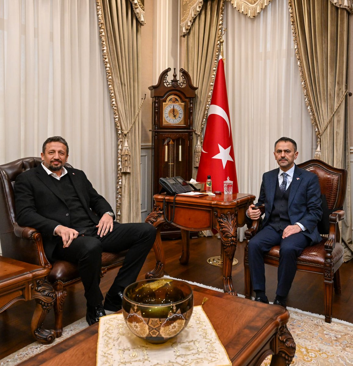 Türkiye Basketbol Federasyonu Başkanı Hidayet Türkoğlu Kocaeli Valisi İlhami Aktaş'ı Ziyaret Etti