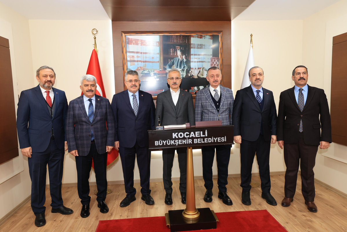 Kocaeli'nin Ulaşım Sorunları ve Çözüm Önerileri Masaya Yatırıldı