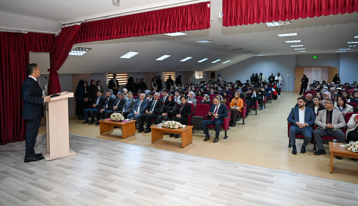 Aktaş Çifti Uluslararası Model Birleşmiş Milletler Konferansı'nda