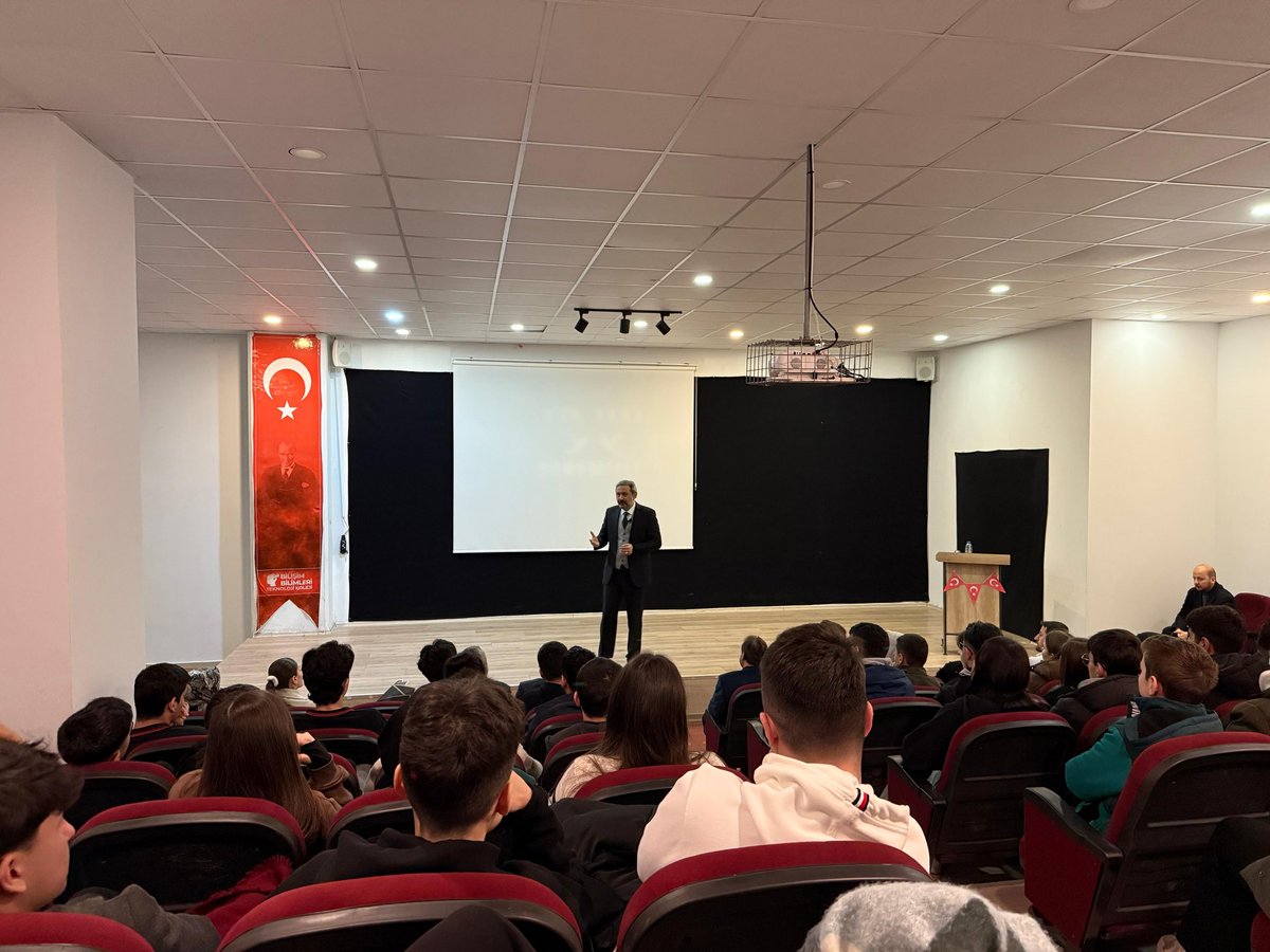 Mehmet Akif Yılmaz, Çayırova'da Teknik Kolej Öğrencileriyle Buluştu