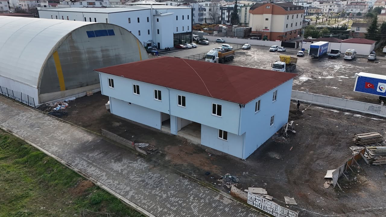 Darıca'da Yeni Mezarlık Hizmet Binasında İnce İşçilik Çalışmaları Sürüyor