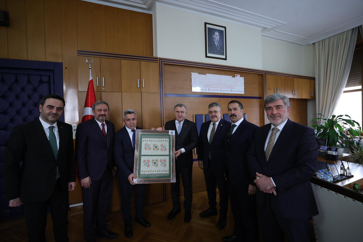 Kocaeli Milletvekili Sami Çakır, Gençlik ve Spor Bakanı Dr. Osman Aşkın Bak ile Kocaeli İçin Görüştü