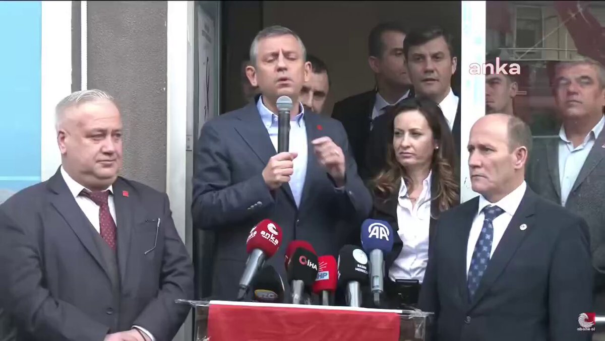 CHP Liderinin Şiir Okuma İsteği Söylentiye Dönüştü