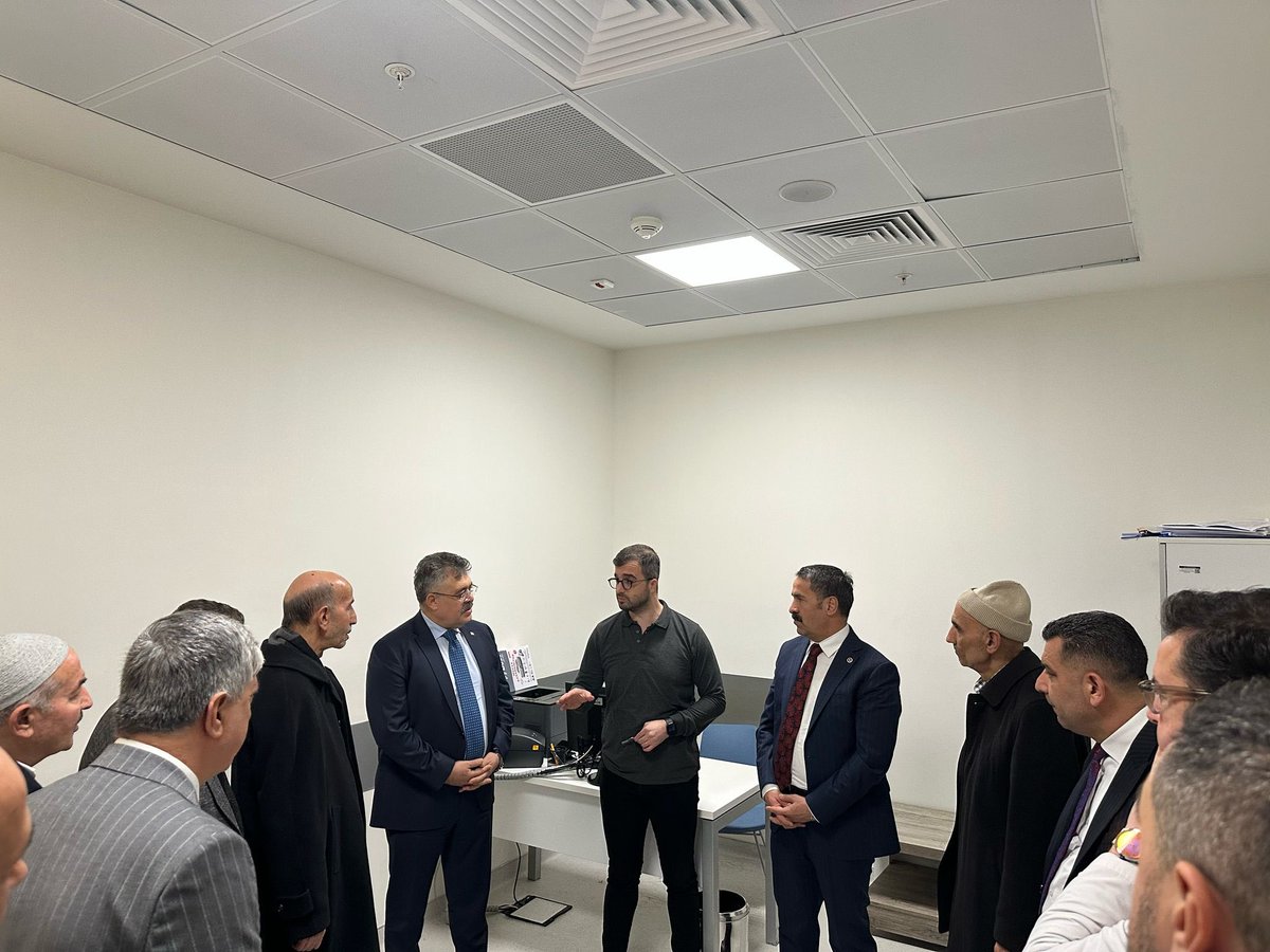 Kocaeli Şehir Hastanesi'nde Önemli Ziyaret: Milletvekili Veysel Tipioğlu Efe Kartal Öztay'ı Ziyaret Etti