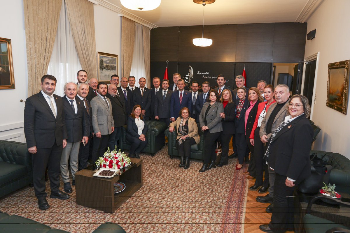 Özgür Özel ve CHP Heyeti TBMM'de Ziyaretler Gerçekleştirdi