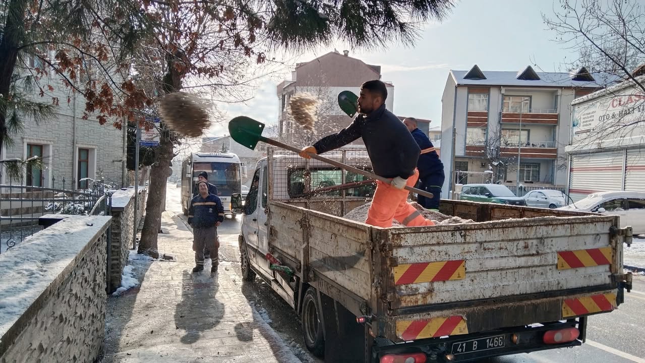 Körfez Belediyesi Kapsamlı Hizmet Atağını Sürdürüyor