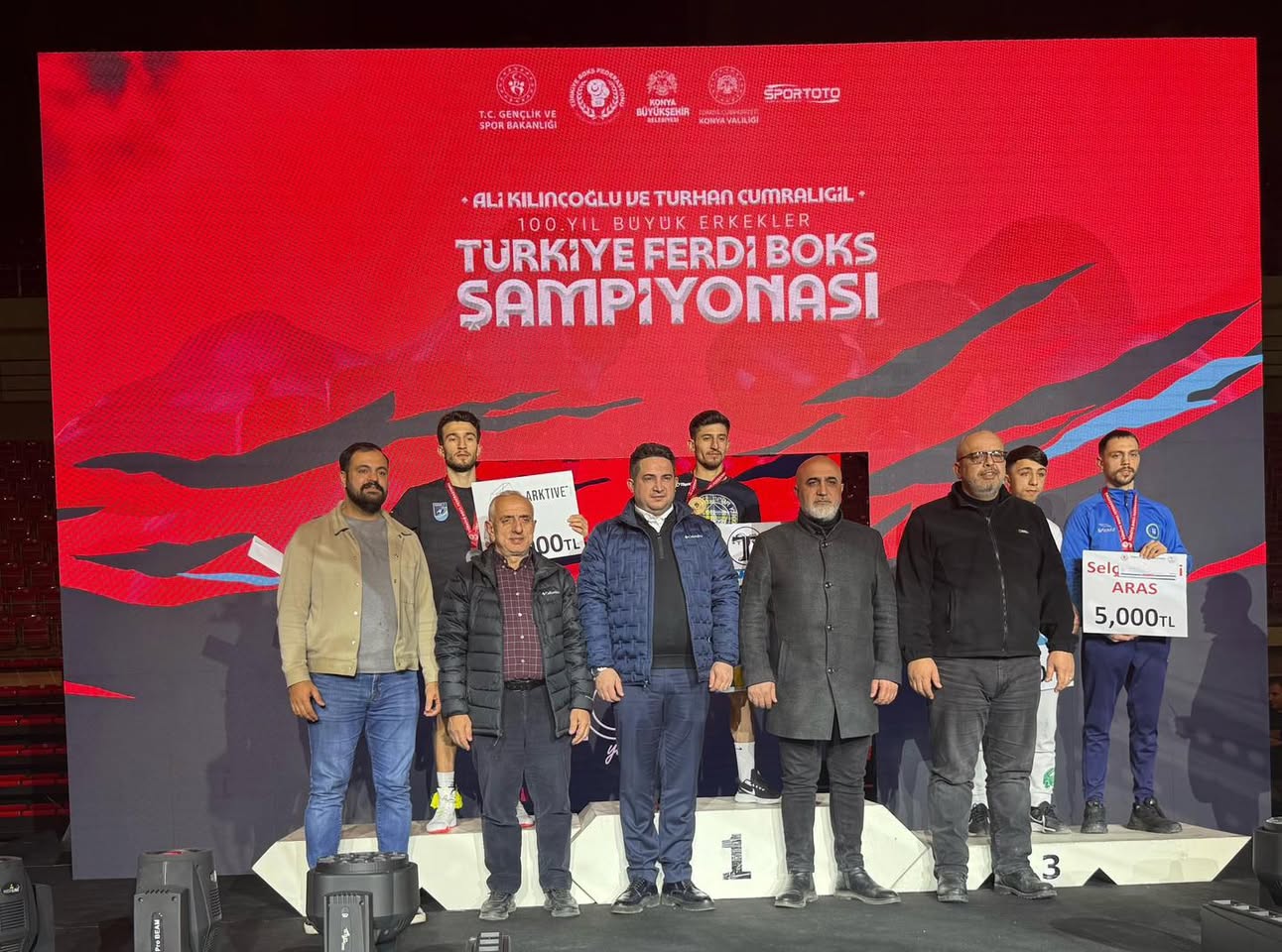 Darıca Belediyesi Sporcularından Türkiye Büyük Erkekler Boks Şampiyonası'nda Başarı