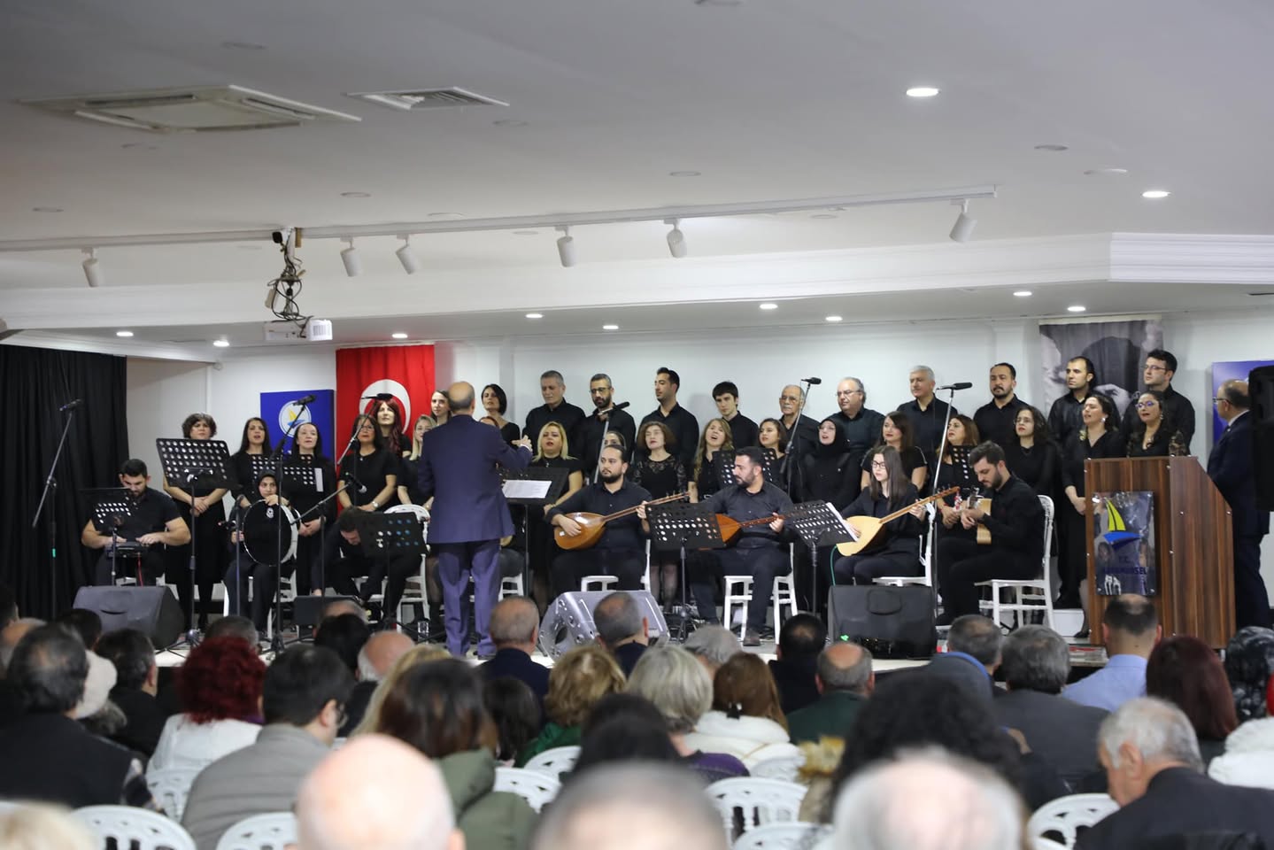 Karamürsel'de Aşık Veysel Unutulmadı: Türkülerle Anıldı
