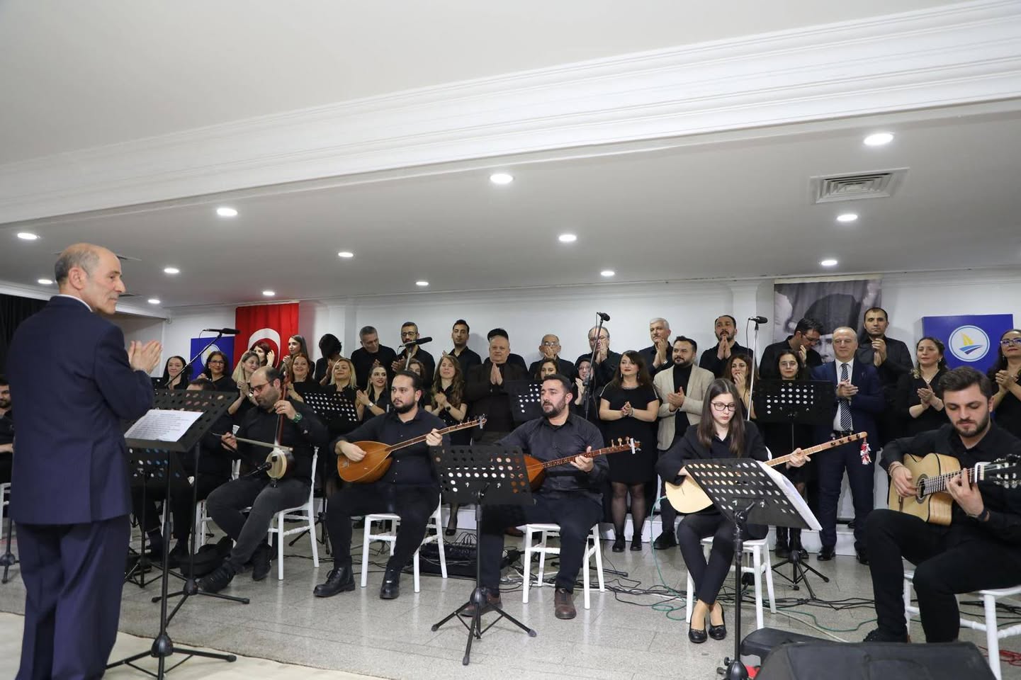 Kocaeli Üniversitesi'nden Aşık Veysel Türküleriyle Unutulmaz Konser