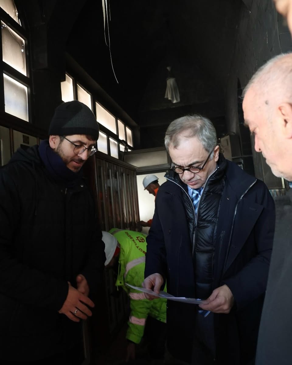 İzmit Akça Camii'nde Sabah Saatlerinde Çıkan Yangın Korkuttu