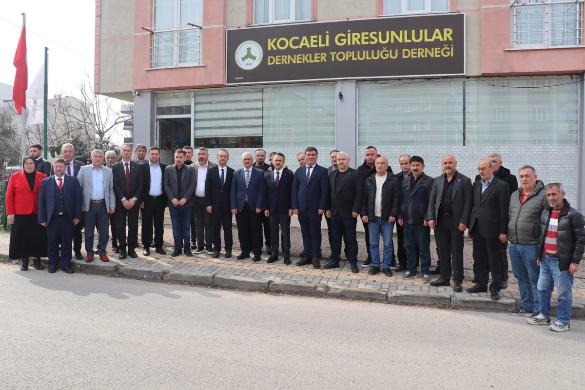 Vali İlhami Aktaş Kocaeli Giresunlular Derneğini Ziyaret Etti