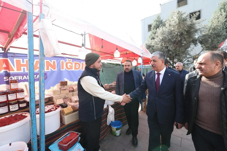 Dilovası Belediye Başkanı Ramazan Ömeroğlu Iğdır Yöresel Ürünler Panayırı'nı Ziyaret Etti